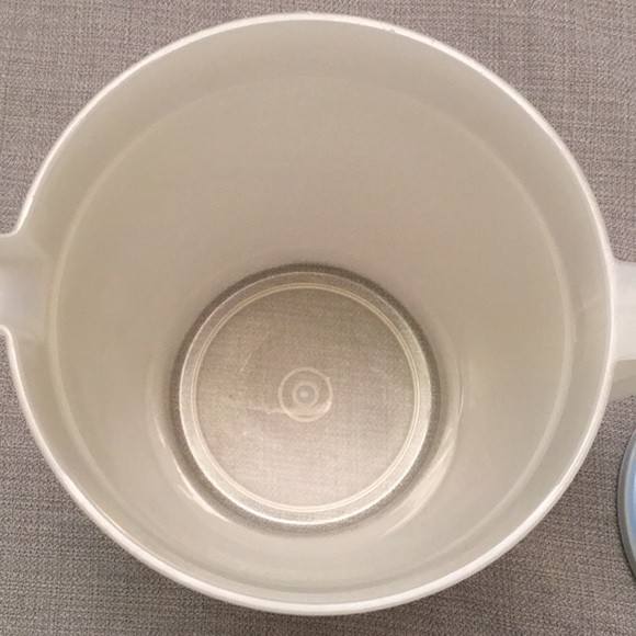 Tupperware Largest Pitcher w/Blue Lid #1416-3 Good Condition - Picture 4 of 9